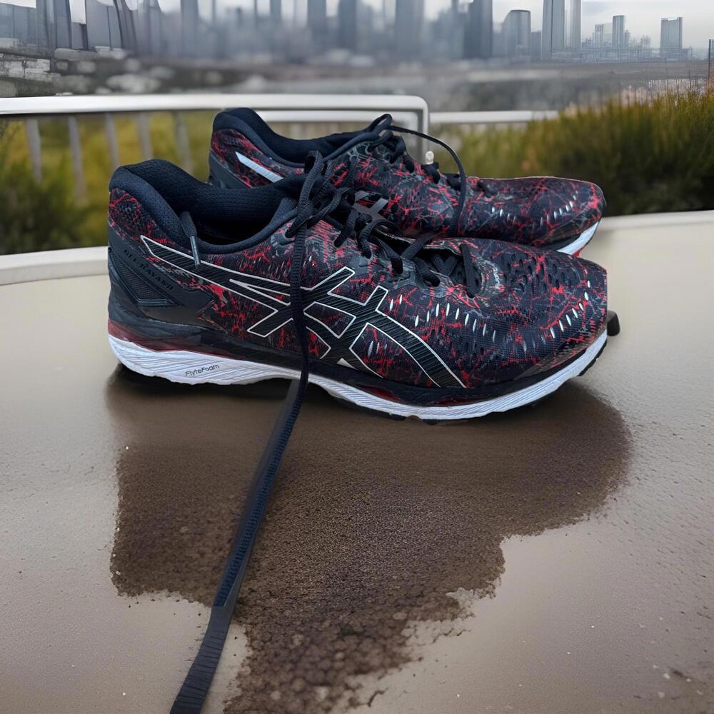 Asics Gel Kayano 23 Running Shoe Men Silver/Black  SIze 12  EU 46.5  T6AON Mint